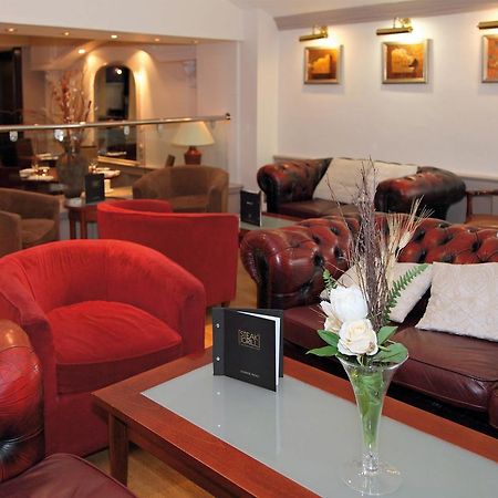 The Lymm Hotel Exterior foto