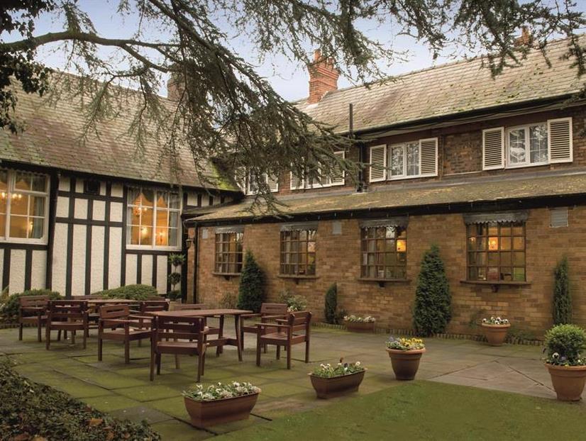 The Lymm Hotel Exterior foto