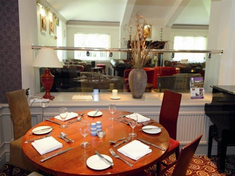 The Lymm Hotel Exterior foto