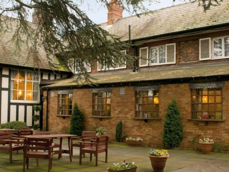 The Lymm Hotel Exterior foto