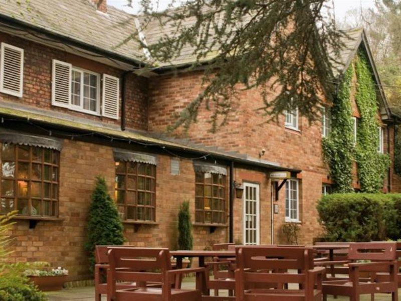 The Lymm Hotel Exterior foto