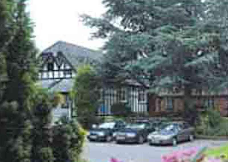 The Lymm Hotel Exterior foto