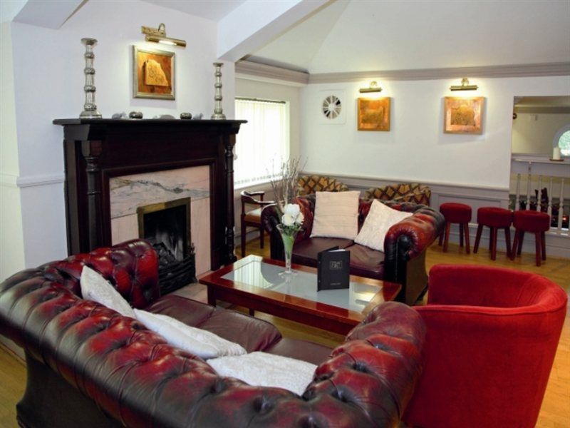 The Lymm Hotel Exterior foto