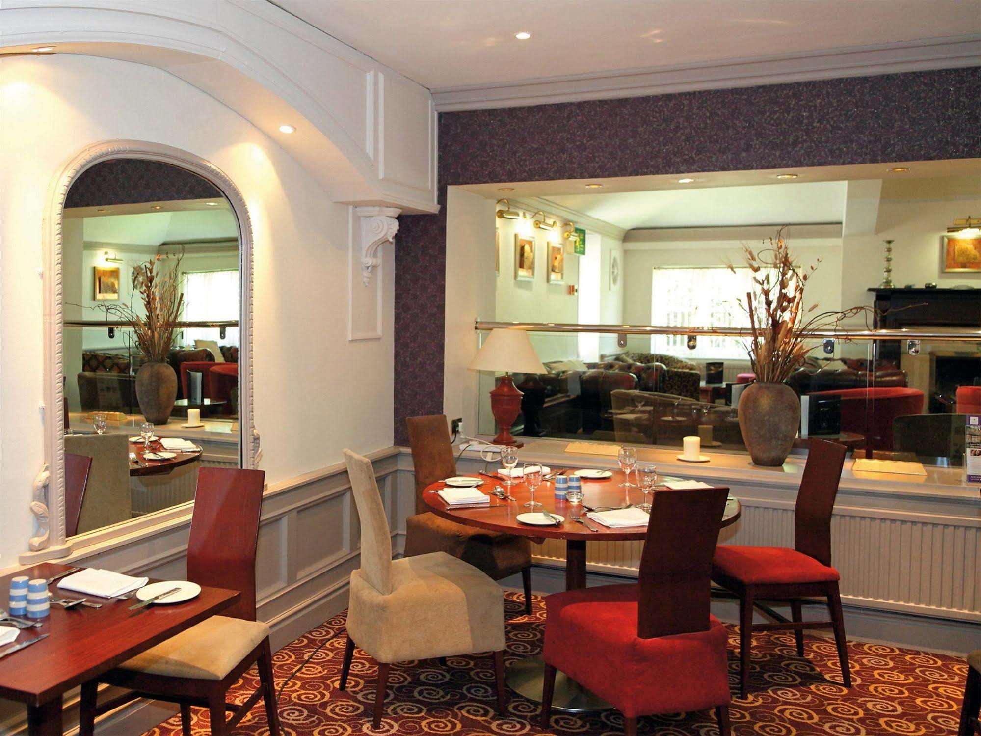 The Lymm Hotel Exterior foto