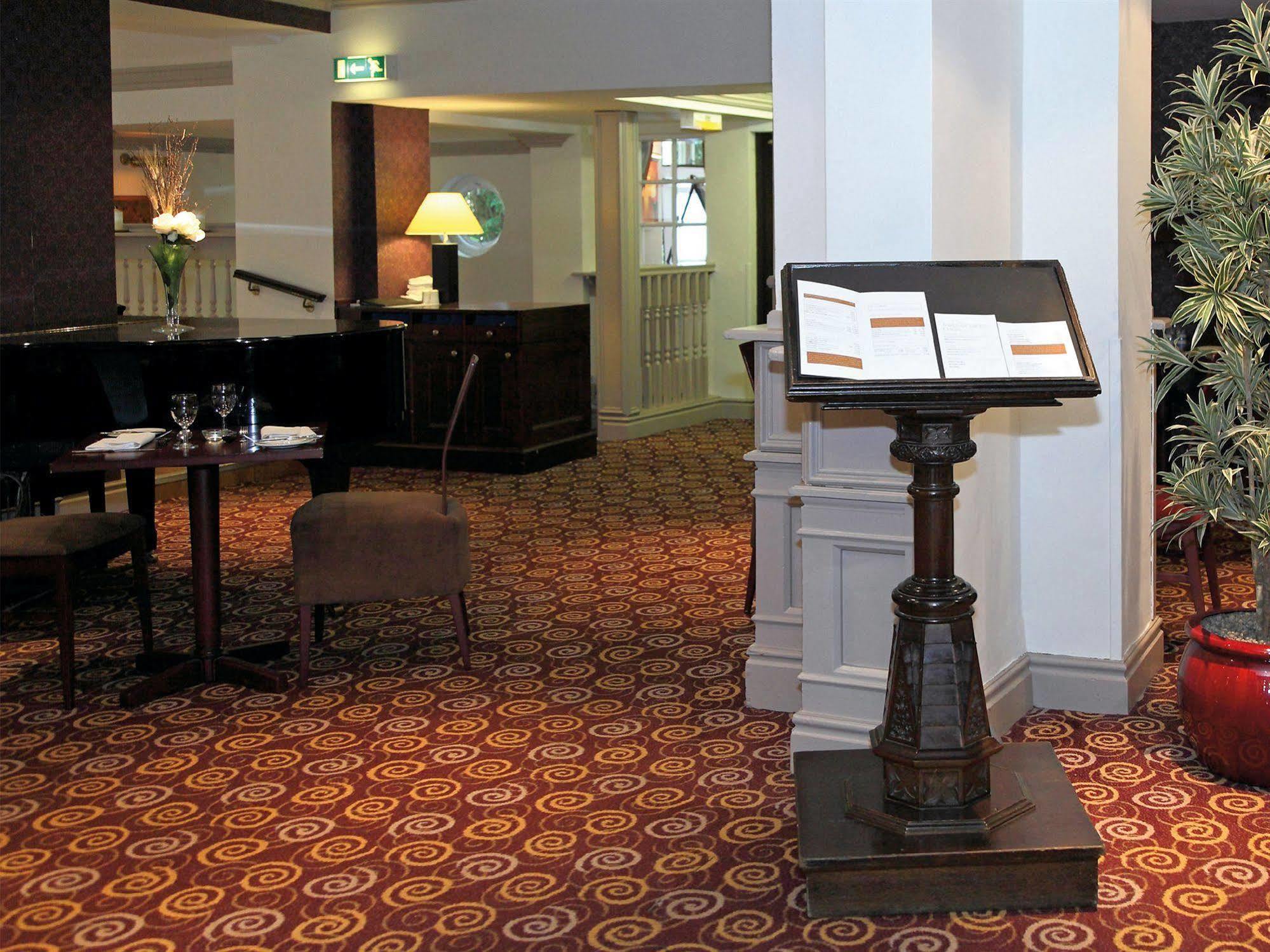 The Lymm Hotel Exterior foto