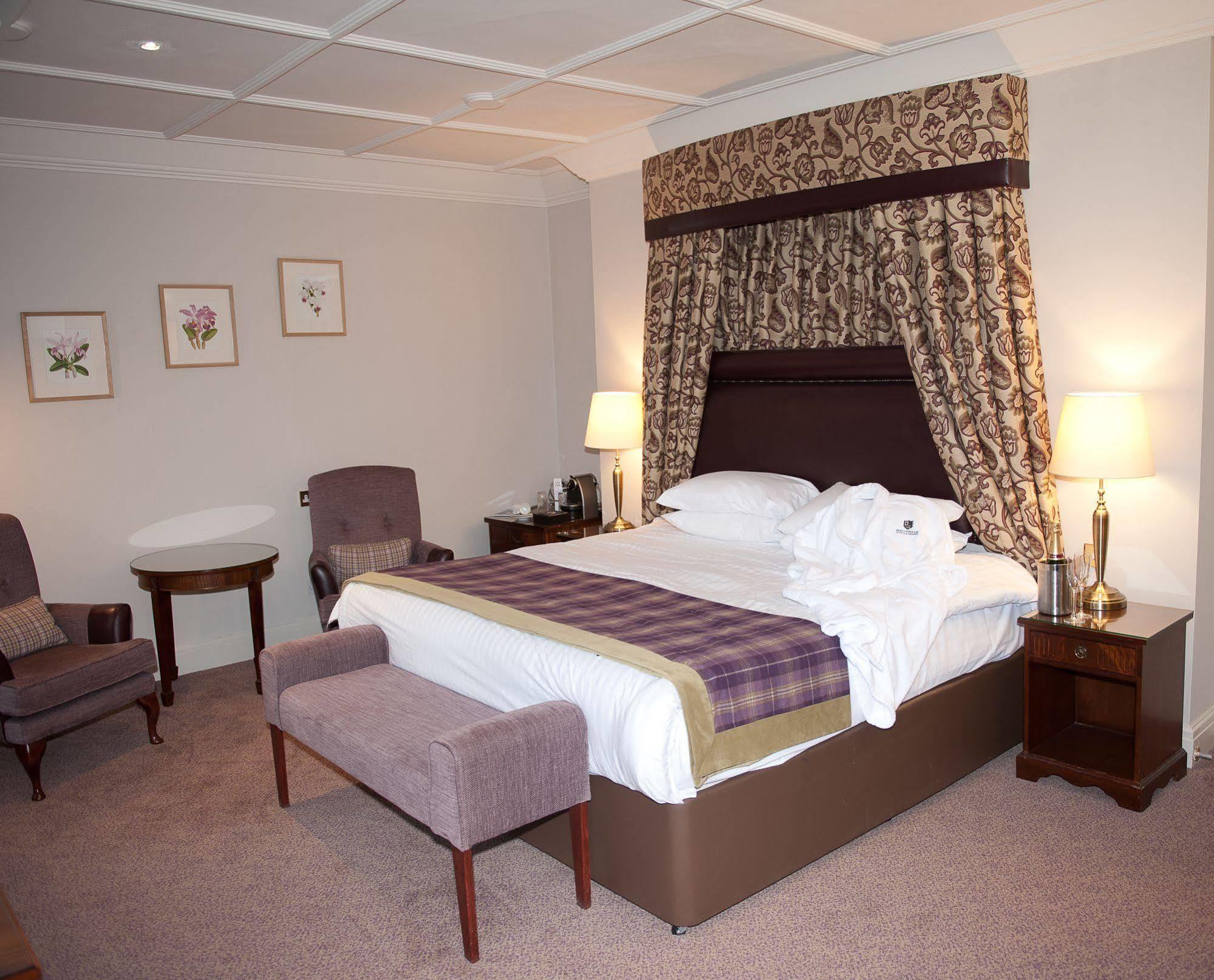 The Lymm Hotel Exterior foto