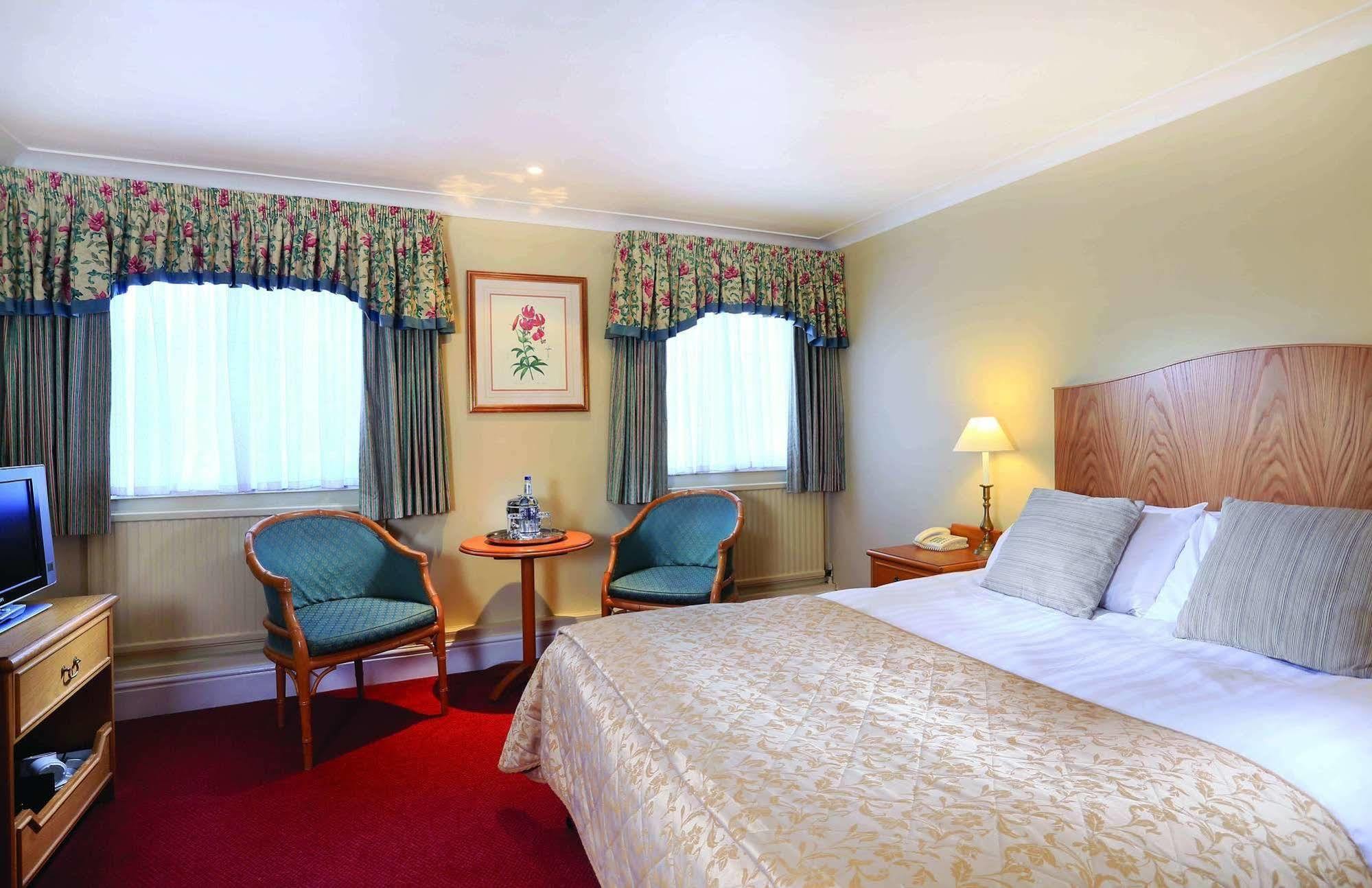 The Lymm Hotel Exterior foto