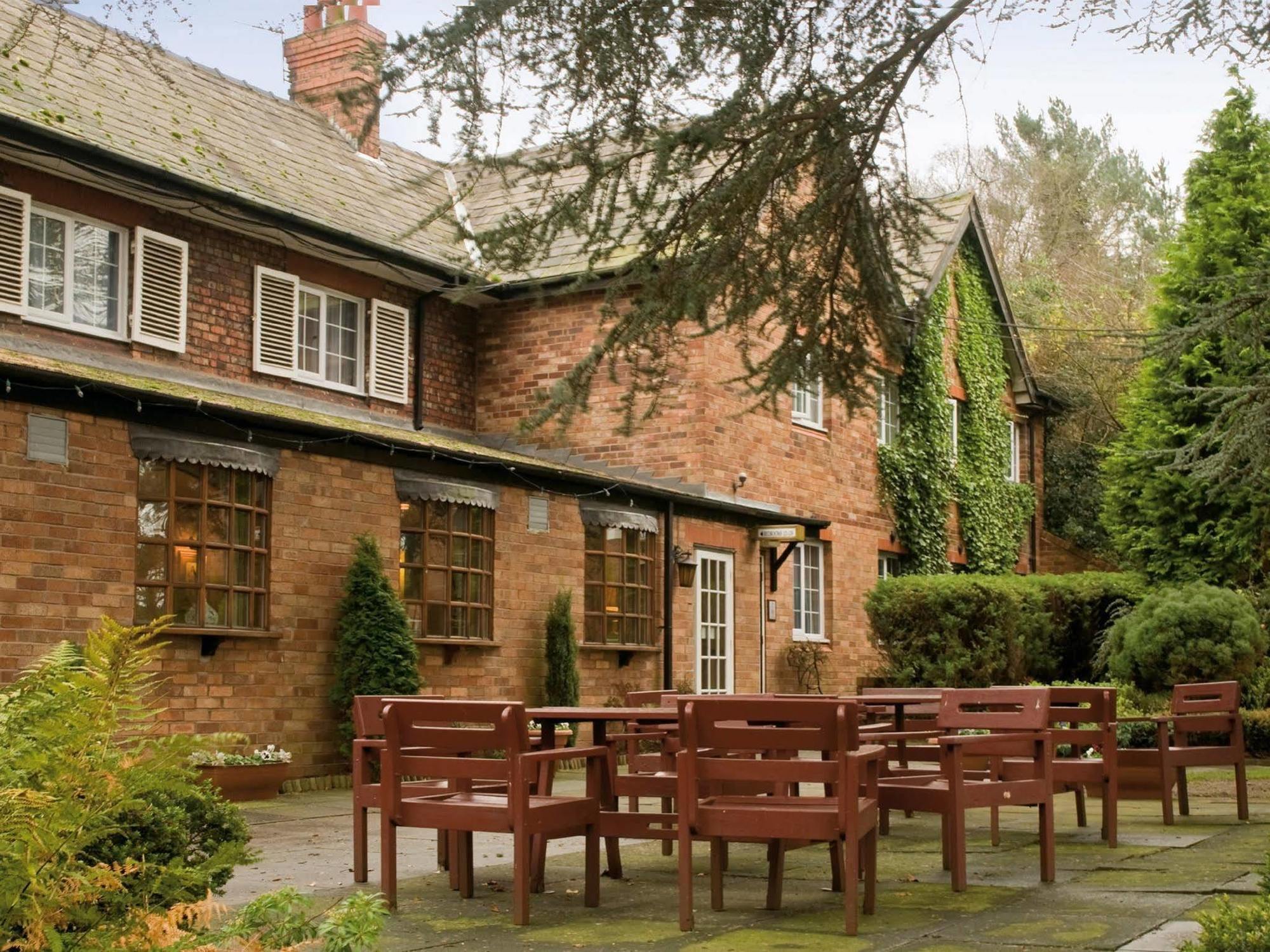 The Lymm Hotel Exterior foto